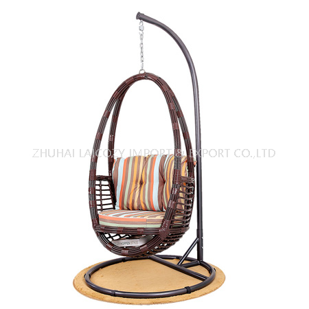 Cadeira suspensa com almofada (ferro + pe rattan)
