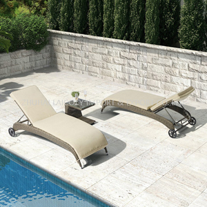Lounge de vime PE de luxo ao ar livre com almofada para piscina