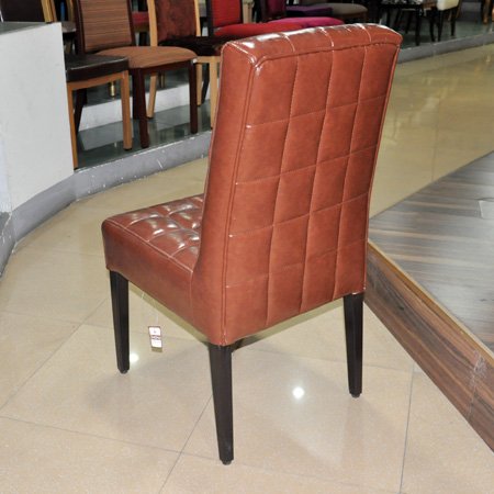 Cadeira de banquete de assento de PU marrom de aço Deluxe para hotel 